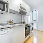Free Parking - Adm Warm Spacious In Center, Coffee, Ac, Wifi Apartmán Bratislava