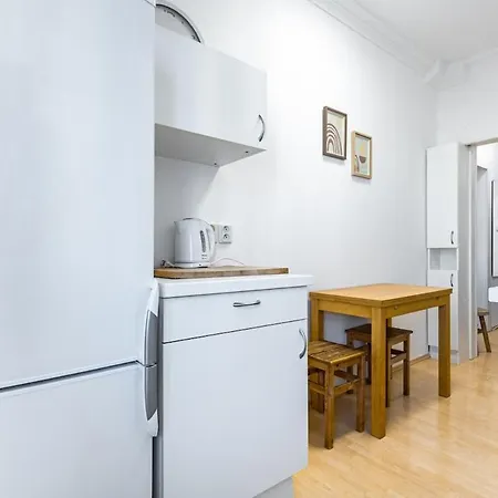 Apartament Free Parking - Adm Warm Spacious In Center, Coffee, Ac, Wifi Bratysława