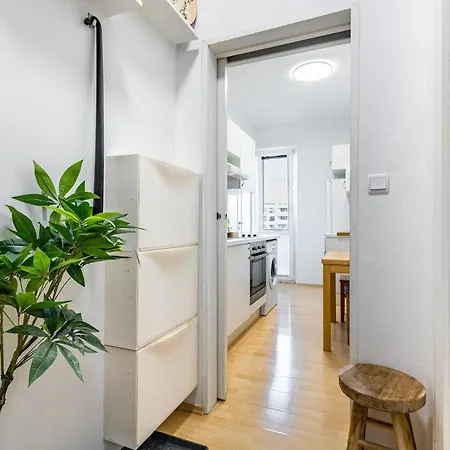 Free Parking - Adm Warm Spacious In Center, Coffee, Ac, Wifi