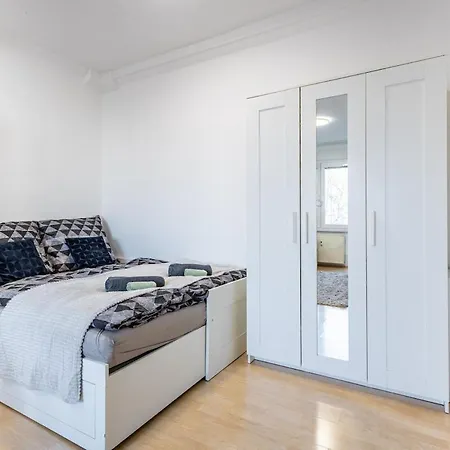 Free Parking - Adm Warm Spacious In Center, Coffee, Ac, Wifi *