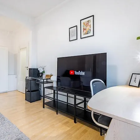 Free Parking - Adm Warm Spacious In Center, Coffee, Ac, Wifi * Братислава