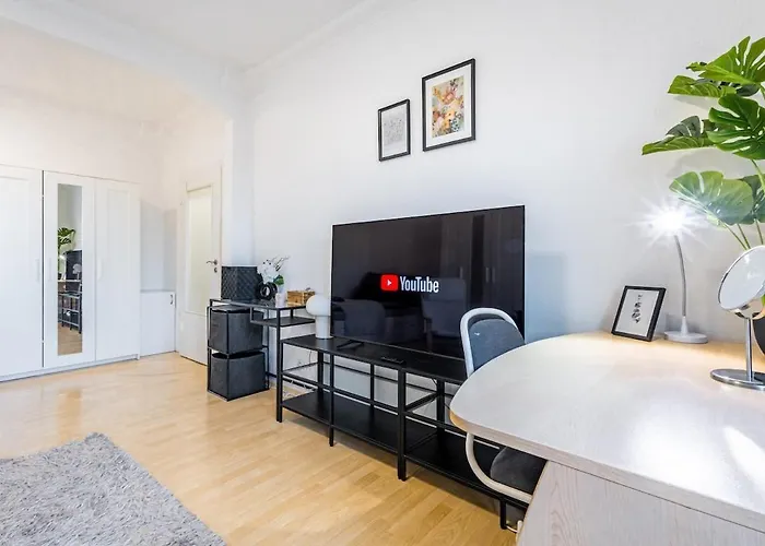 Free Parking - Adm Warm Spacious In Center, Coffee, Ac, Wifi * Братислава